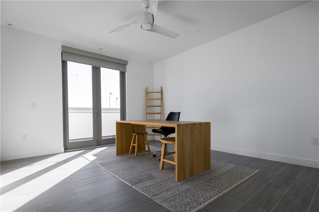 2210 Newport Boulevard, Unit 302 Newport Beach, CA 92663 - Photo 13 of 23