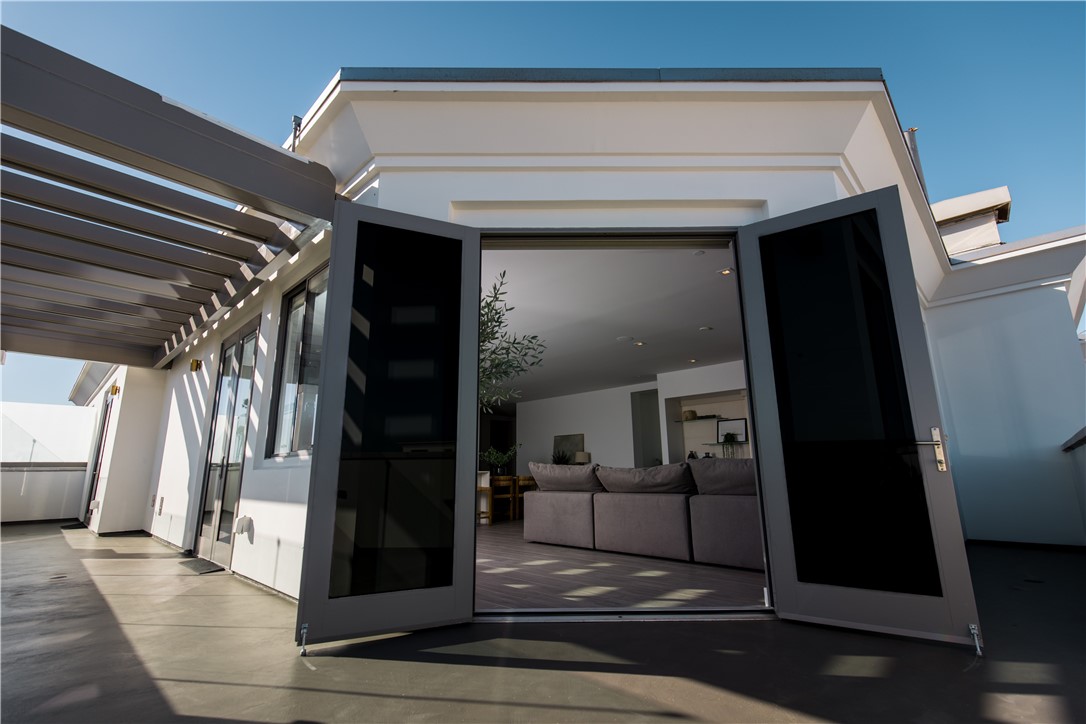 2210 Newport Boulevard, Unit 302 Newport Beach, CA 92663 - Photo 18 of 23