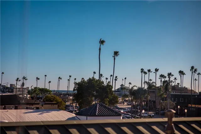 $13,000 | 2210 Newport Boulevard, Unit 302, Newport Beach, CA 92663