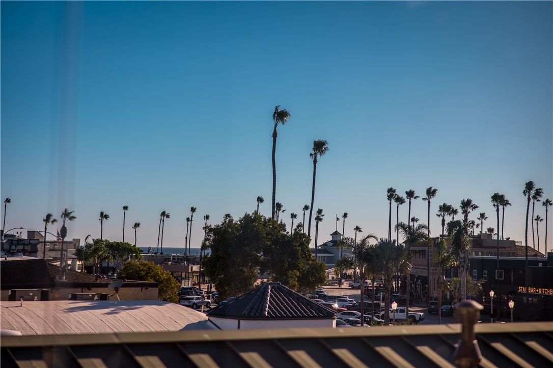 2210 Newport Boulevard, Unit 302 Newport Beach, CA 92663 - Photo 21 of 23