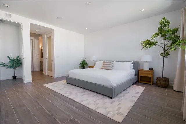 $13,000 | 2210 Newport Boulevard, Unit 302, Newport Beach, CA 92663