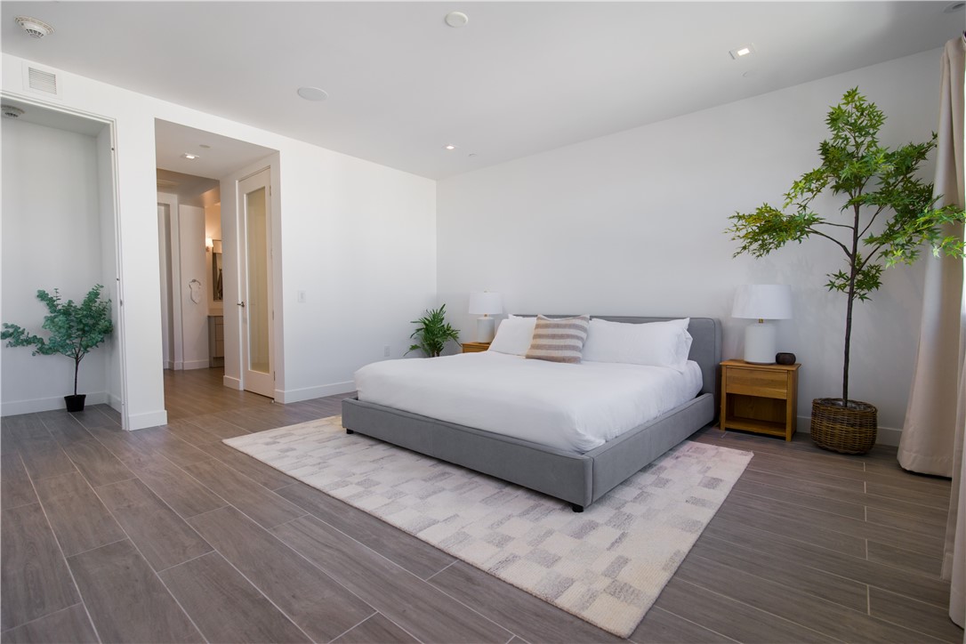 2210 Newport Boulevard, Unit 302 Newport Beach, CA 92663 - Photo 9 of 23