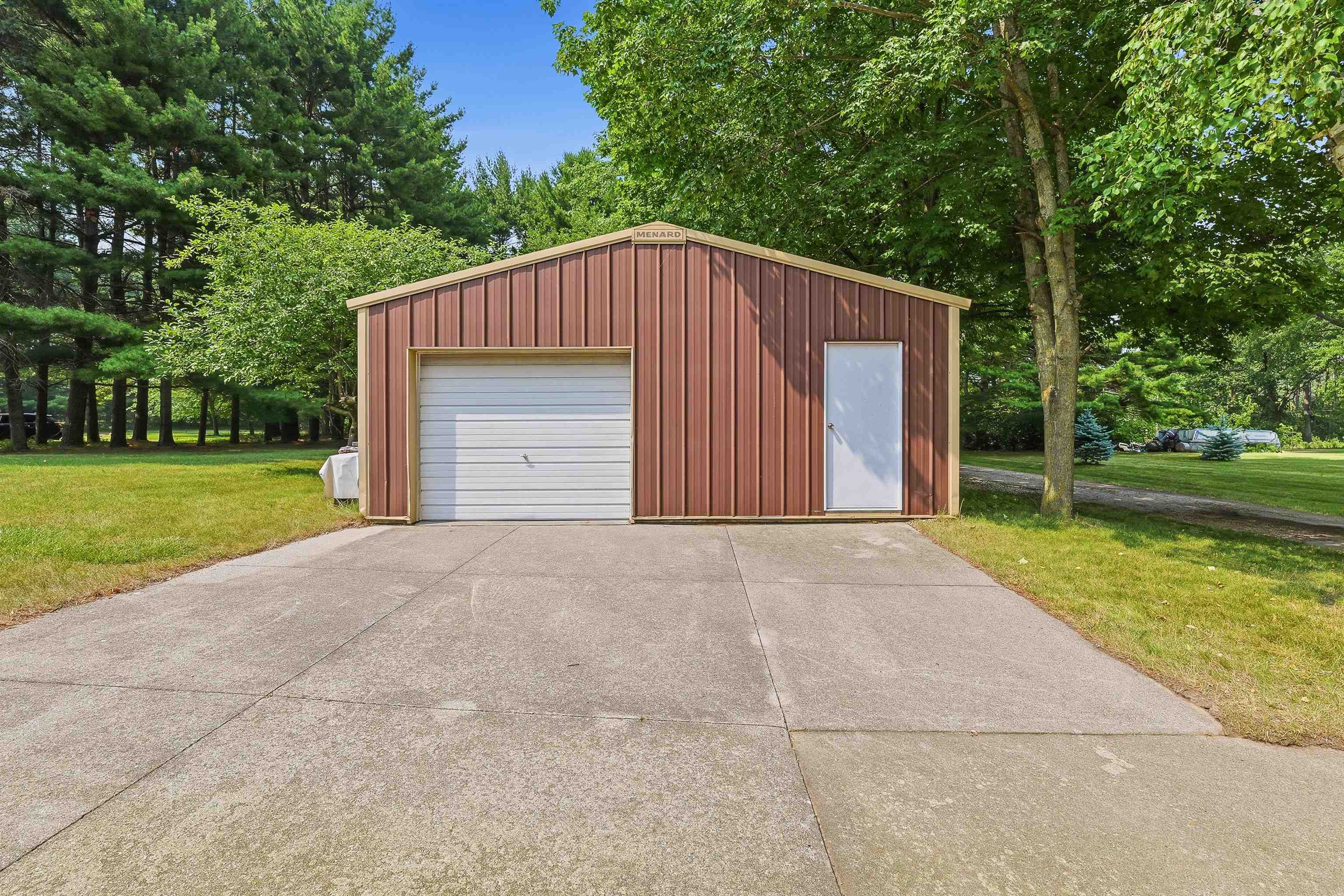 W10019 Spring Street Fox Lake, WI 53933 - Photo 25 of 34 Gallery Image 25