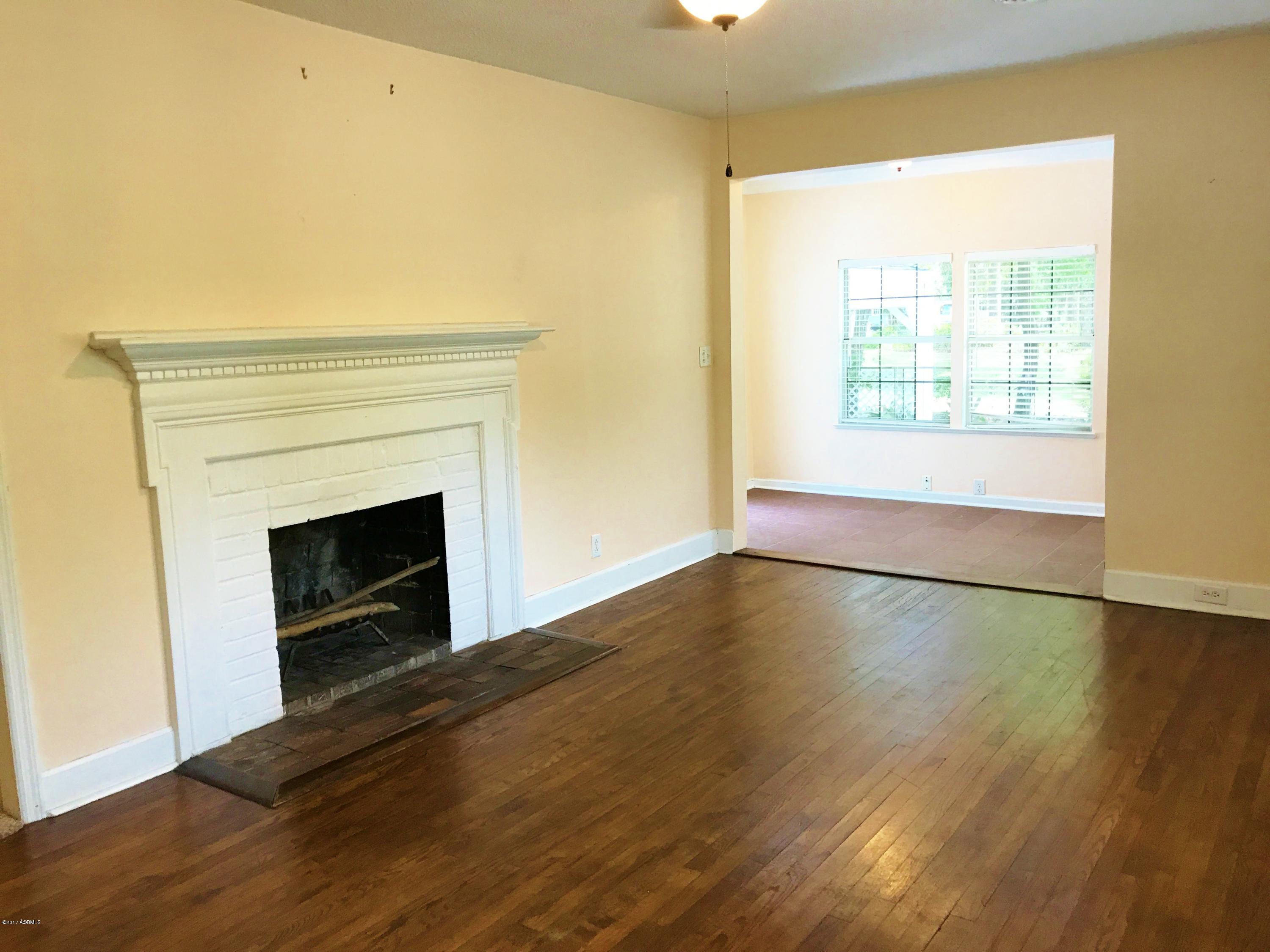 307 Battery Creek Road Beaufort, SC 29902 - Photo 5 of 24 IMG_0321