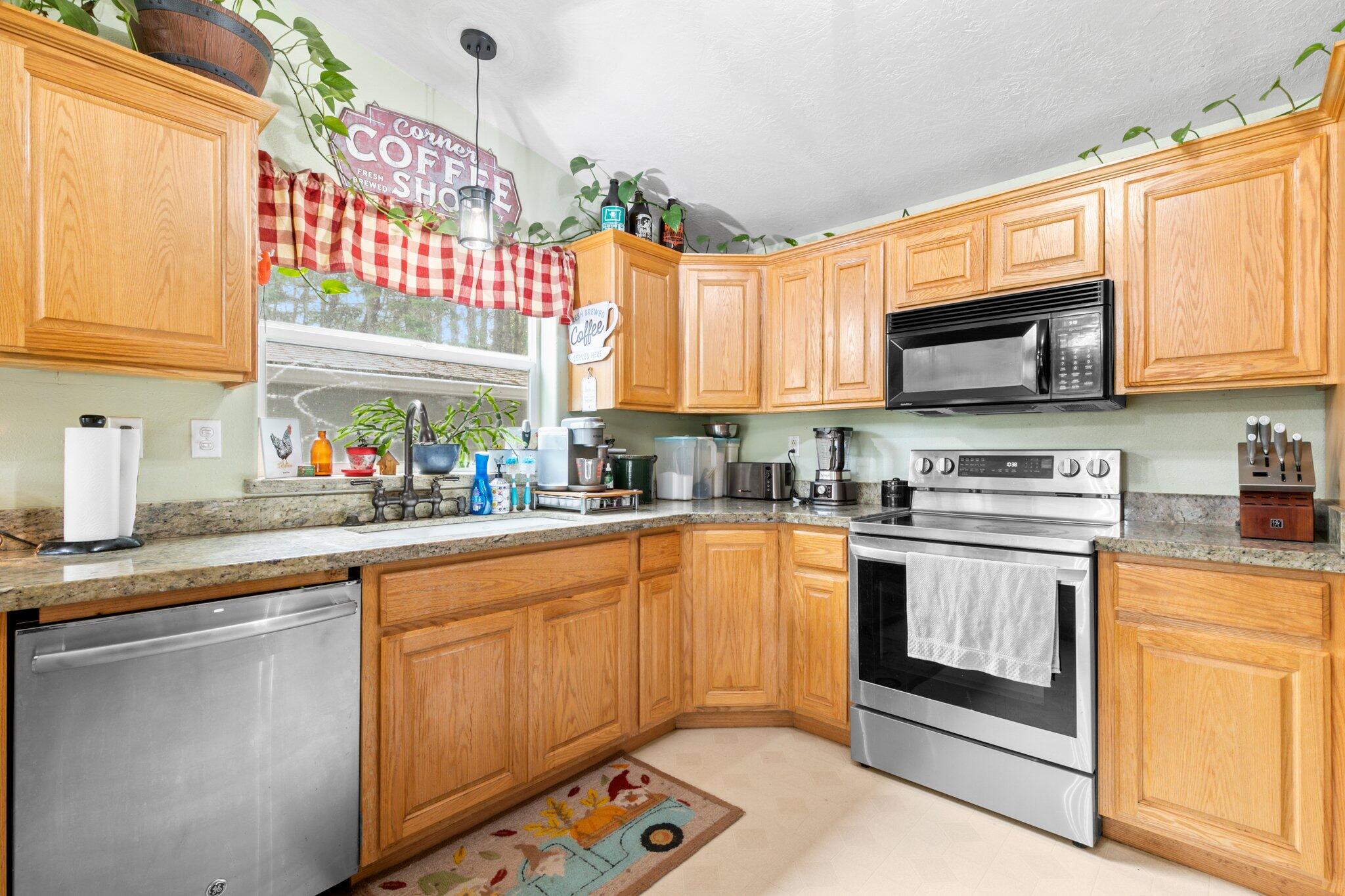 123 Abegg Road Grants Pass, OR 97526 - Photo 16 of 30 25-web-or-mls-IMGM4801