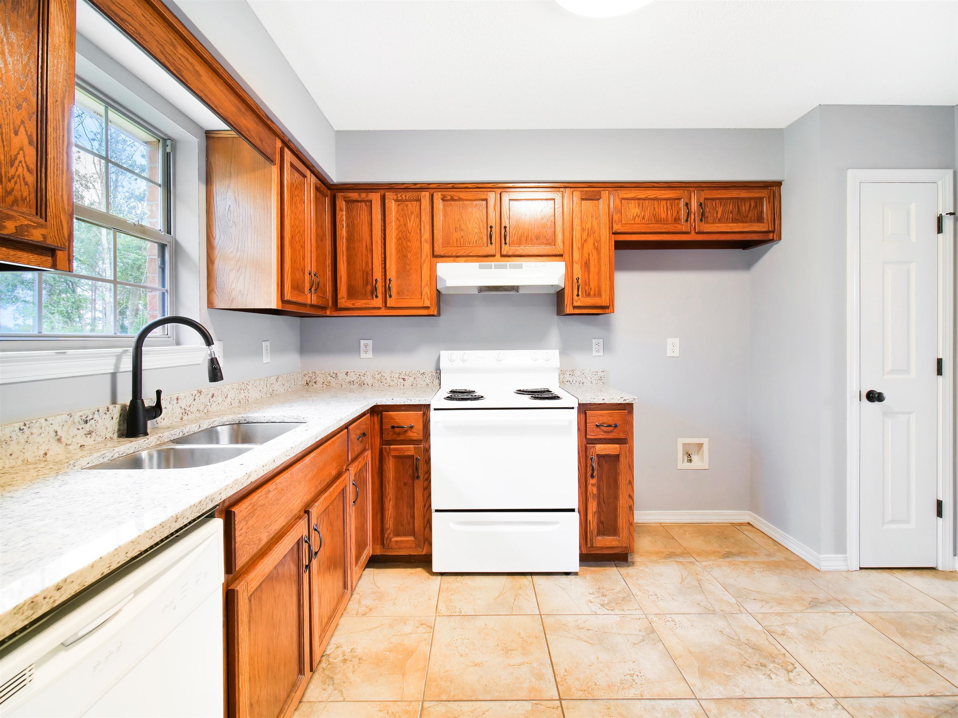 16294 Pointer Drive Foley, AL 36535 - Photo 5 of 15