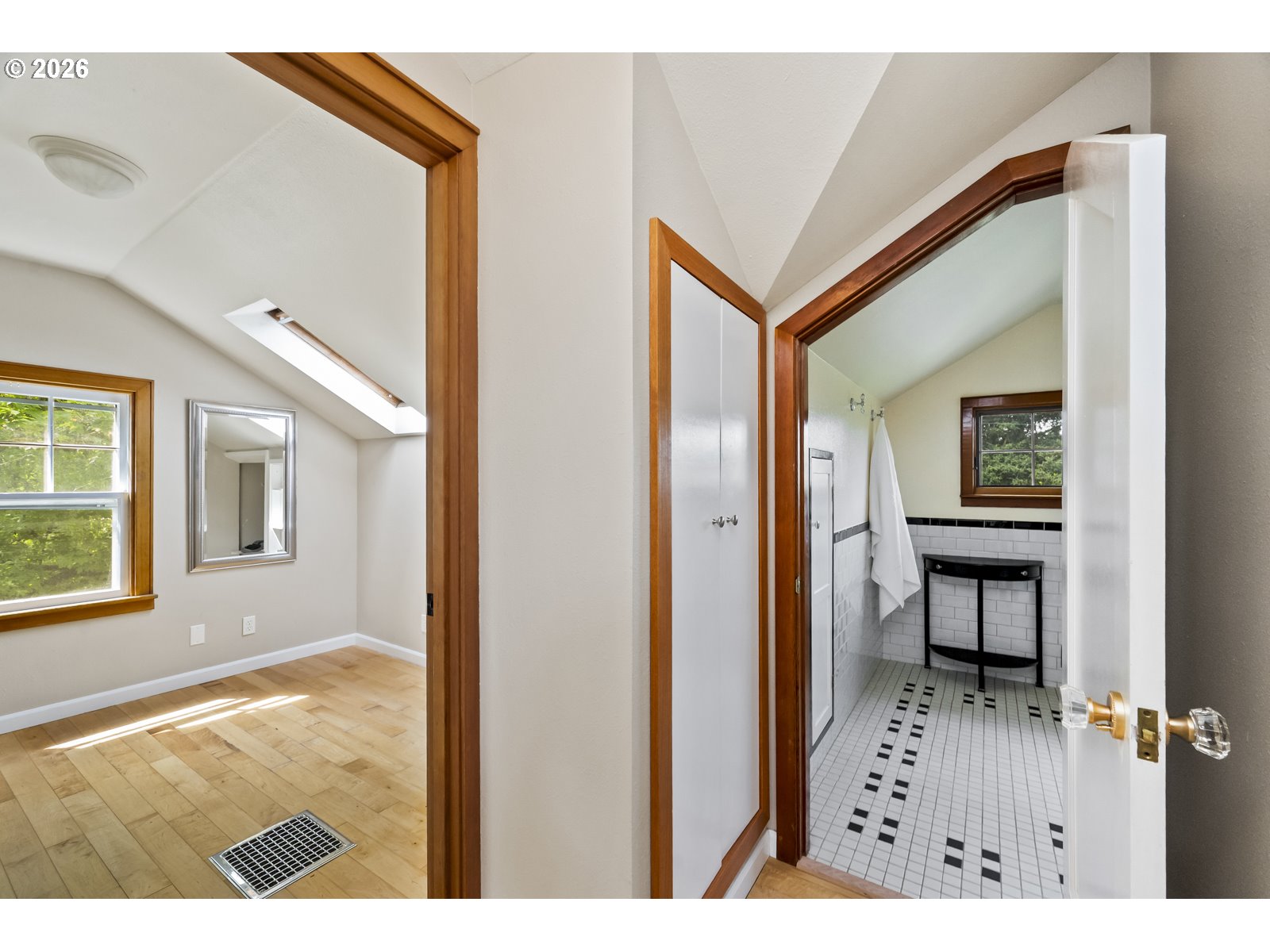 5232 Southwest Florida Street Portland, OR 97219 - Photo 19 of 41 Gallery Image 19