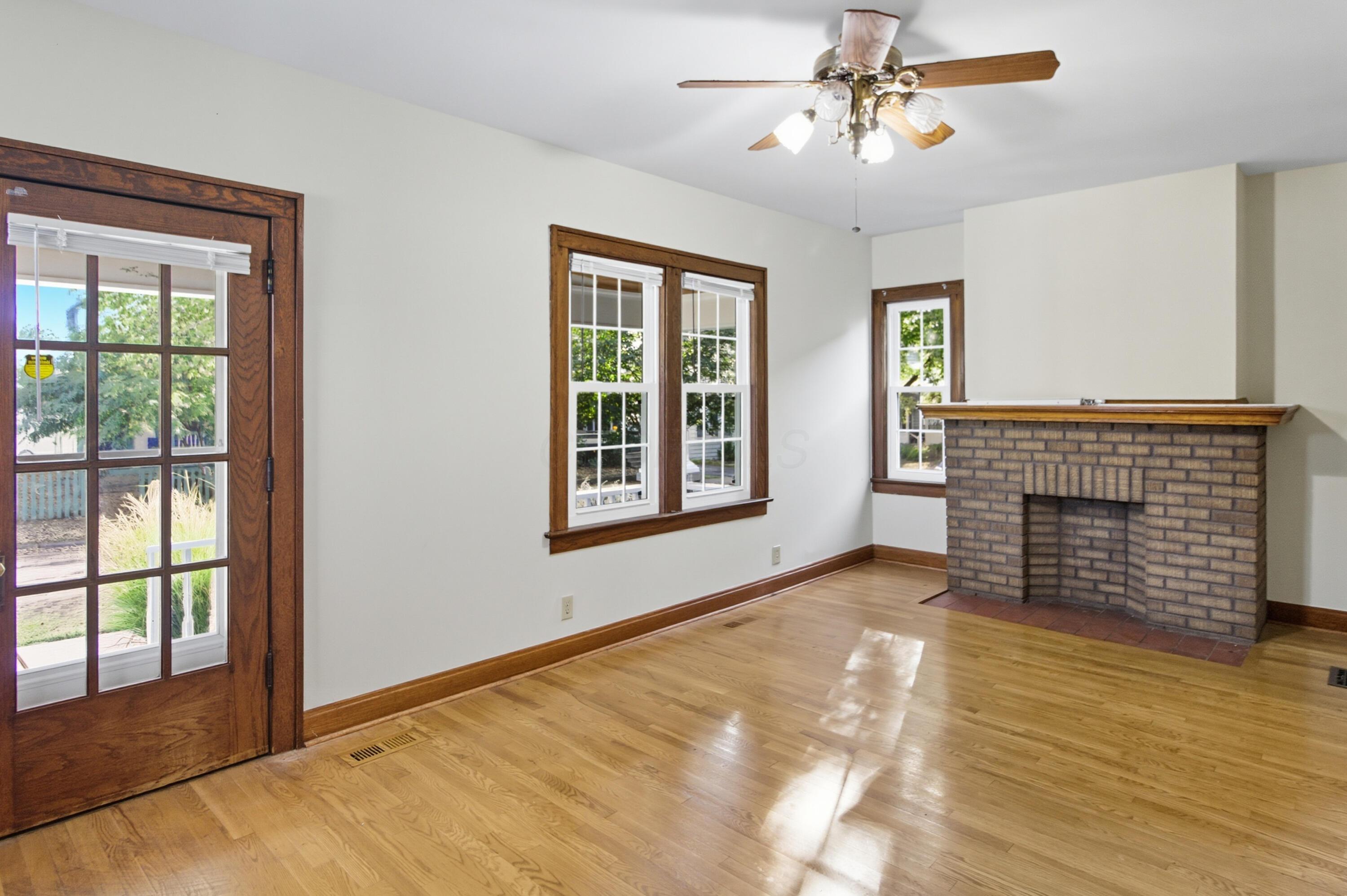 44 West Pacemont Road Columbus, OH 43202 - Photo 2 of 30 44 W Pacemont Rd (2)
