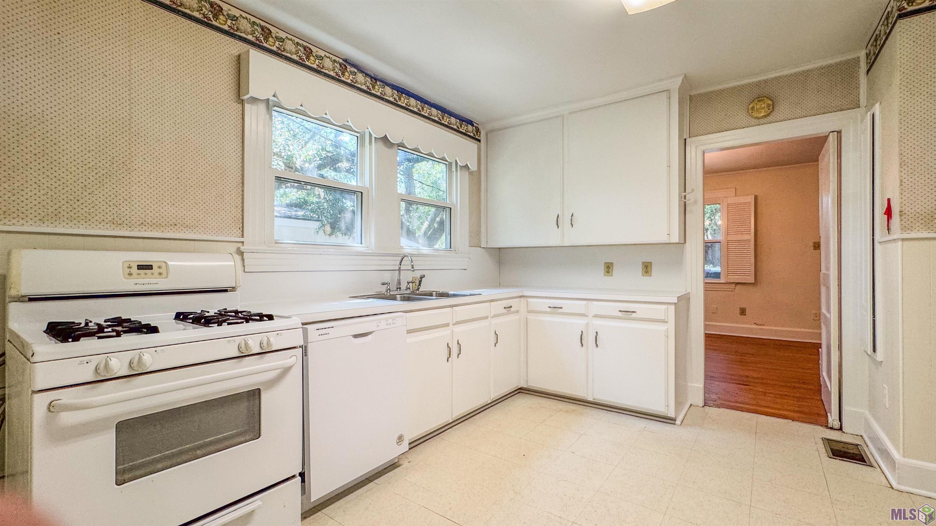 544 Polytech Drive Baton Rouge, LA 70808 - Photo 8 of 17 Gallery Image 8