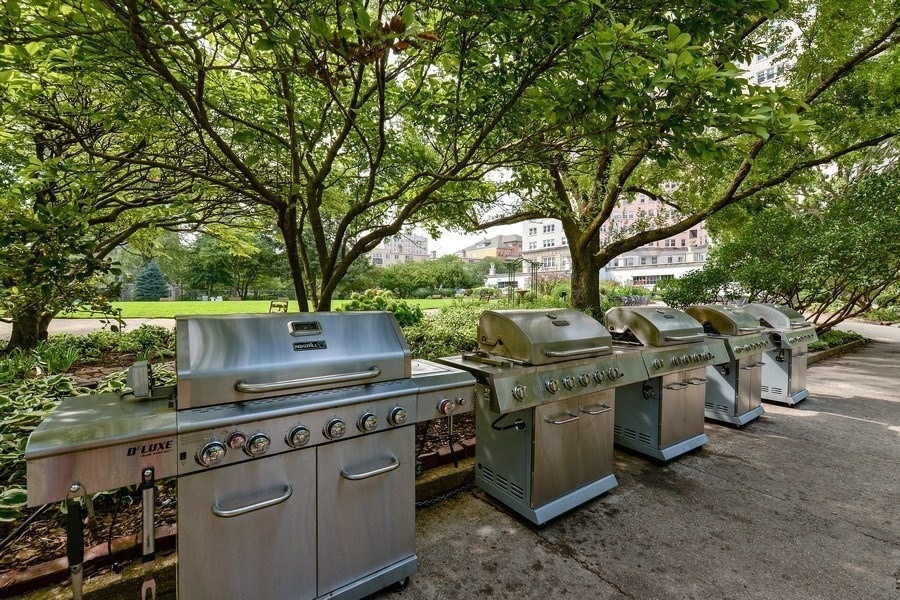 5555 North Sheridan Road, Unit 609 Chicago, IL 60640 - Photo 19 of 24 a view of a kitchen with stainless steel appliances