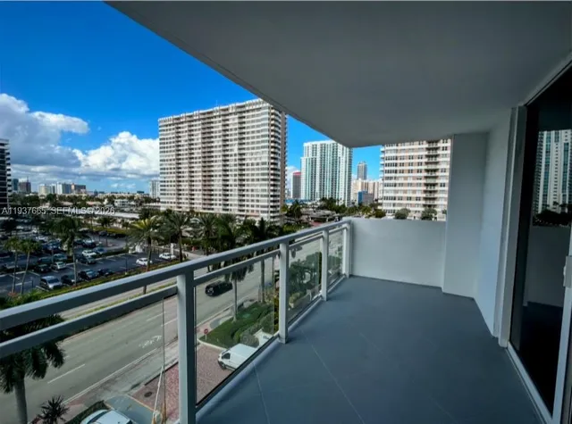 $4,150 | 2030 South Ocean Drive, Unit 506, Hallandale Beach, FL 33009