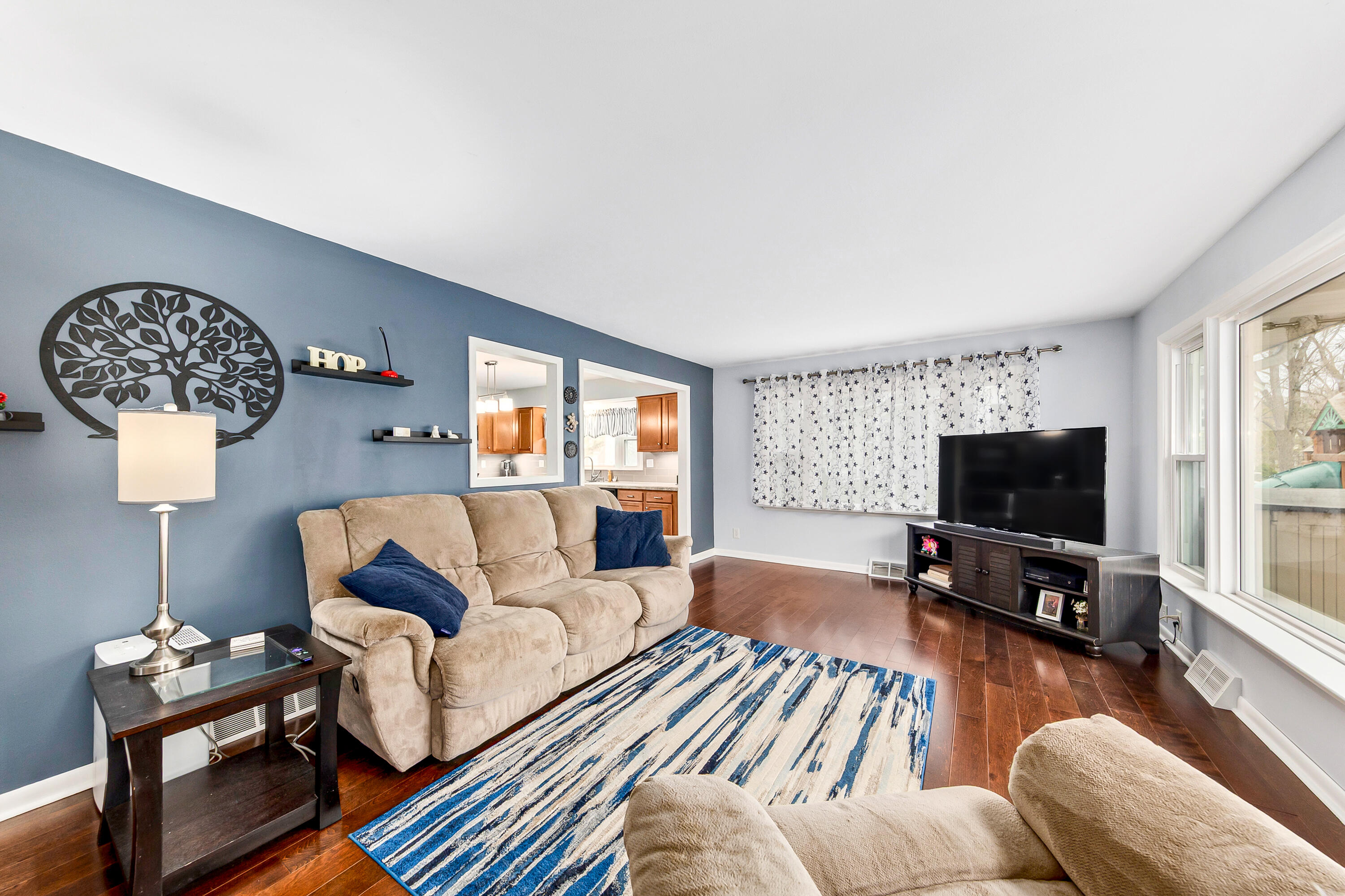 N20W28482 Oakton Road Pewaukee, WI 53072 - Photo 14 of 55 Family Room for gathering