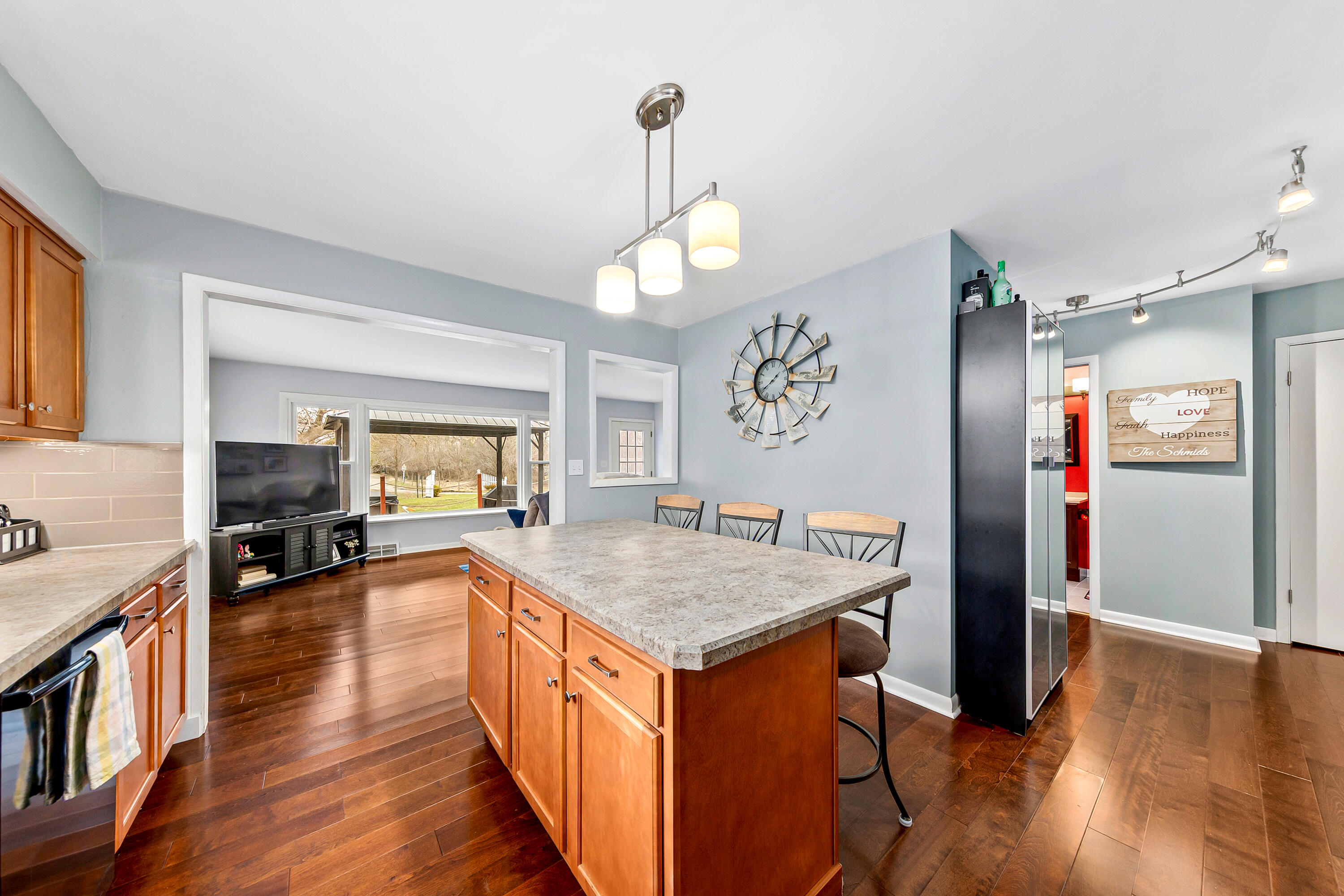 N20W28482 Oakton Road Pewaukee, WI 53072 - Photo 8 of 55 Kitchen with ample storage