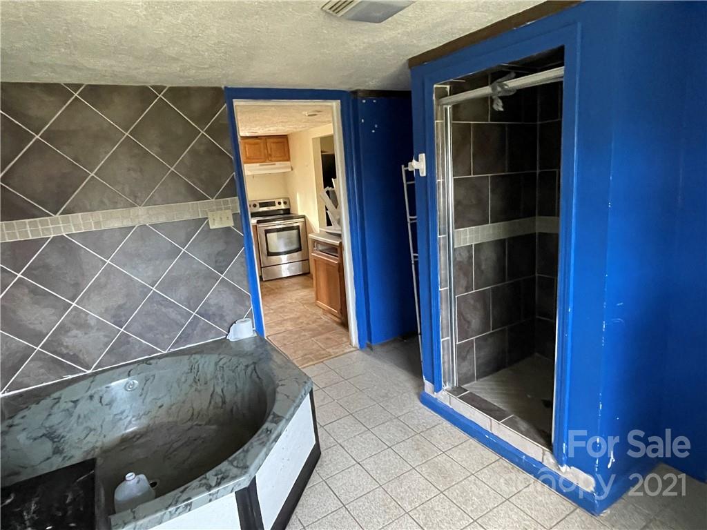 4040 Littlejohn Church Road Lenoir, NC 28645 - Photo 11 of 18 Gallery Image 11
