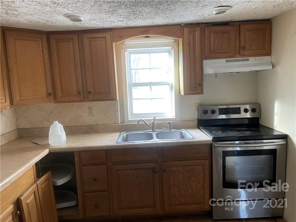 4040 Littlejohn Church Road Lenoir, NC 28645 - Photo 5 of 18 Gallery Image 5