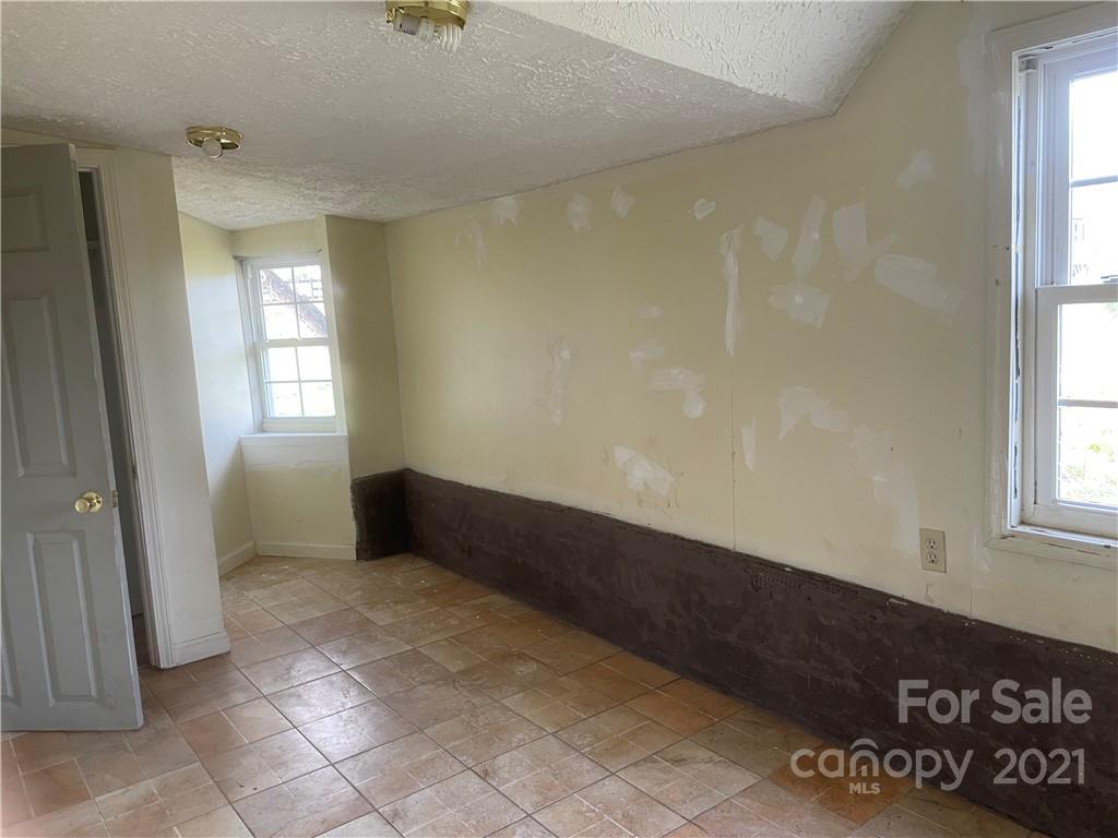 4040 Littlejohn Church Road Lenoir, NC 28645 - Photo 6 of 18 Gallery Image 6
