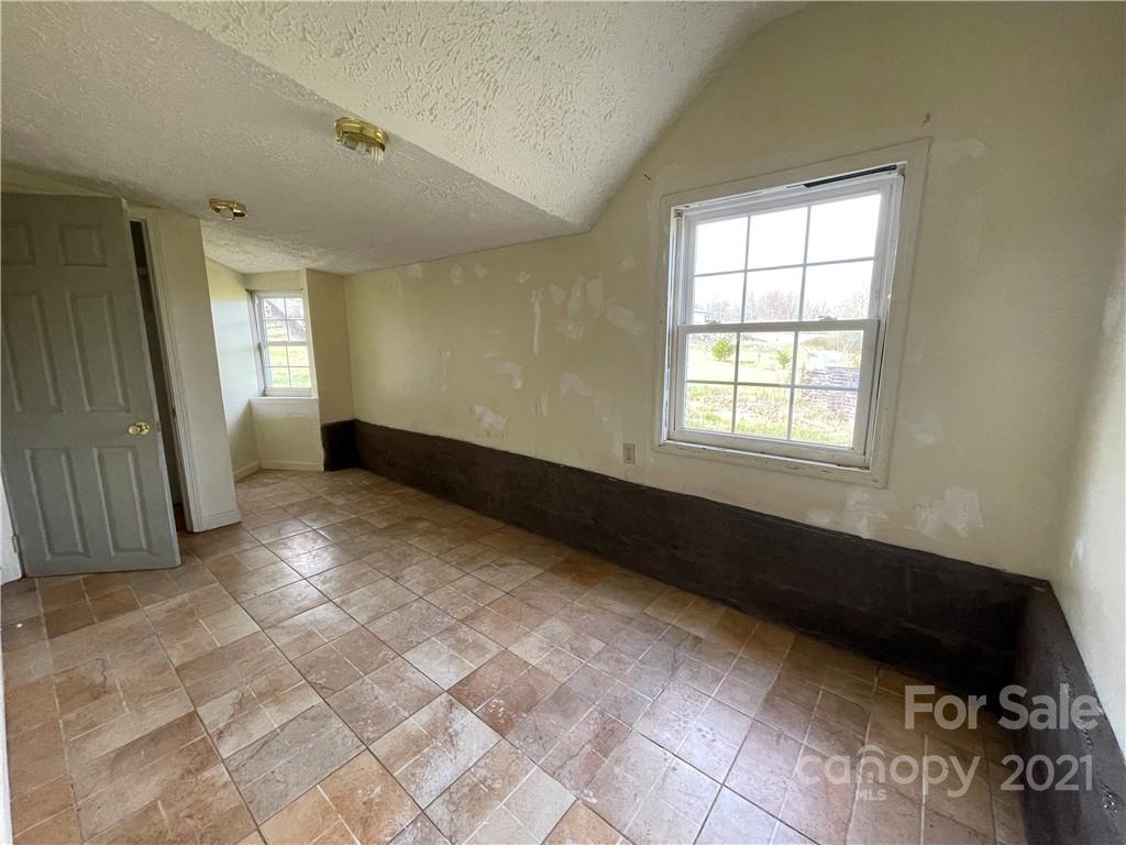 4040 Littlejohn Church Road Lenoir, NC 28645 - Photo 8 of 18 Gallery Image 8