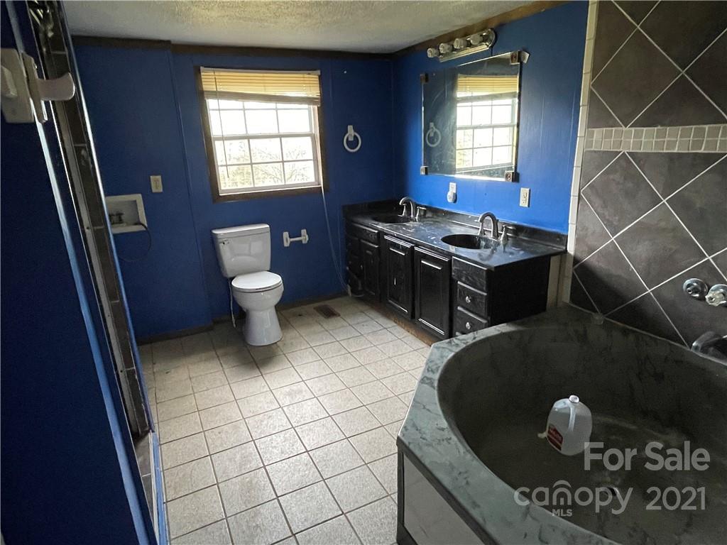 4040 Littlejohn Church Road Lenoir, NC 28645 - Photo 10 of 18 Gallery Image 10