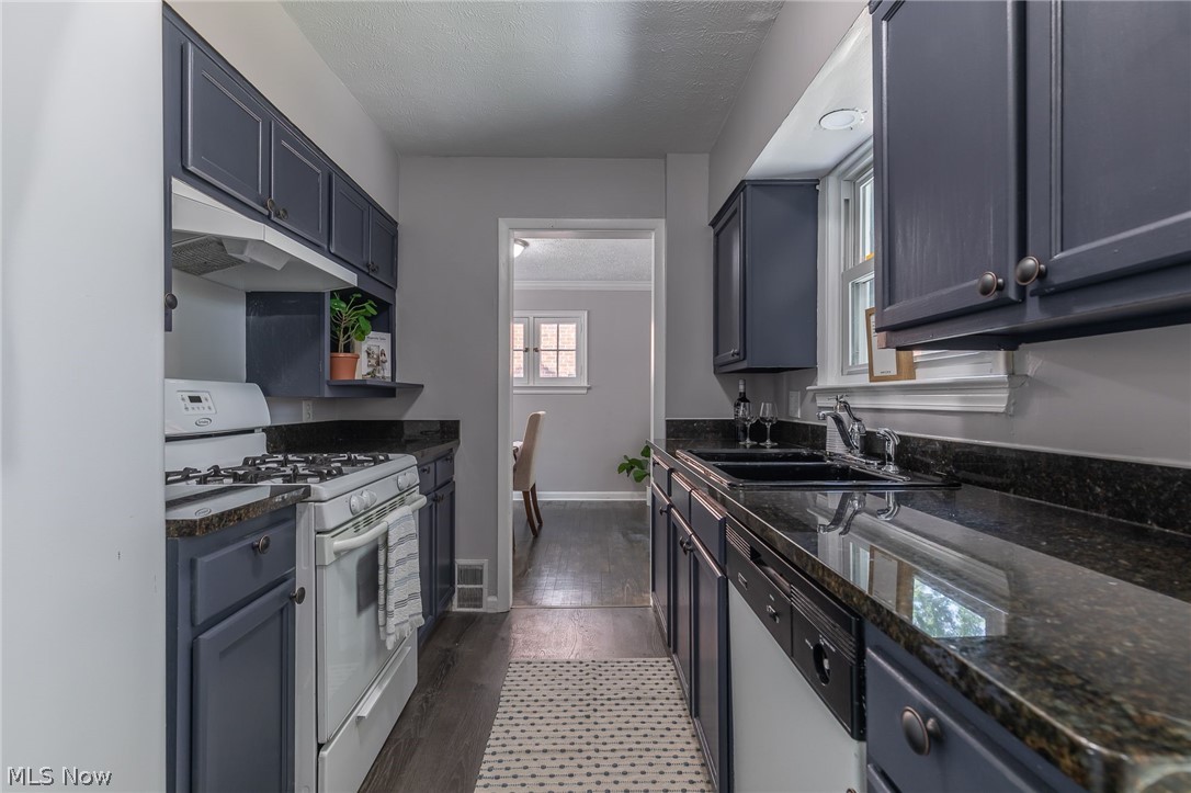 3849 East Antisdale Road Cleveland, OH 44118 - Photo 9 of 25 Gallery Image 9