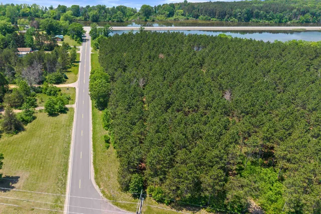 $70,000 | 399 Twin Lakes Drive, Nekoosa, WI 54457