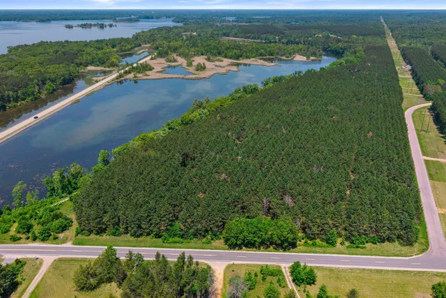 $70,000 | 399 Twin Lakes Drive, Nekoosa, WI 54457