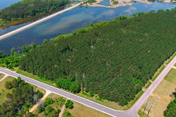 $70,000 | 399 Twin Lakes Drive, Nekoosa, WI 54457