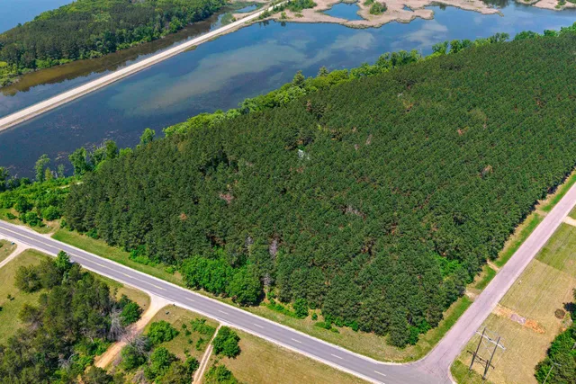 $70,000 | 399 Twin Lakes Drive, Nekoosa, WI 54457