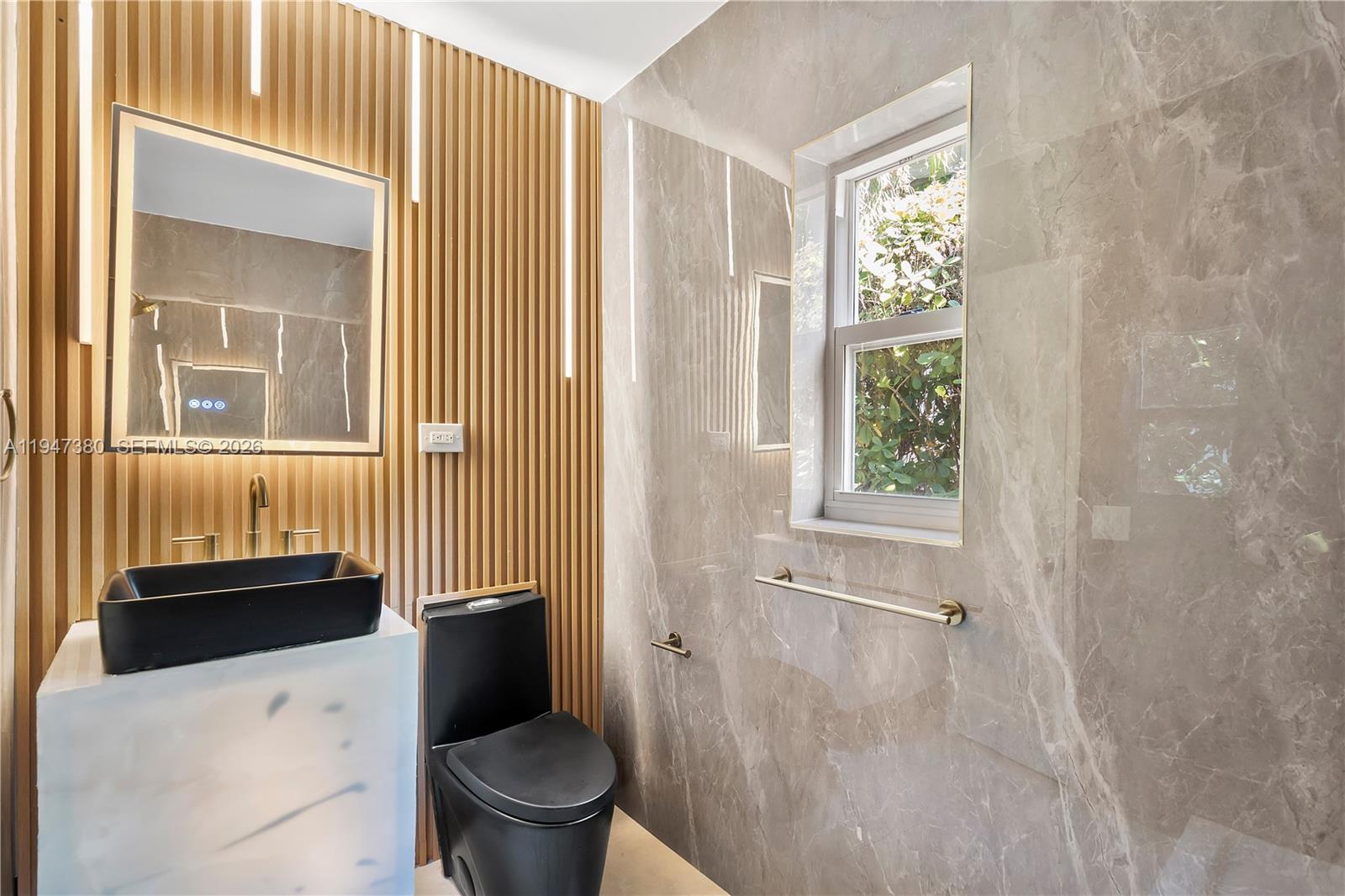 2350 Southwest 26th Street Miami, FL 33133 - Photo 13 of 60