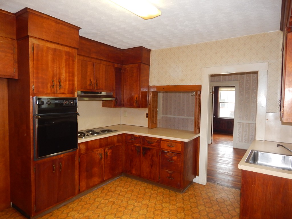 7 Windsor Road Quincy, MA 02171 - Photo 2 of 17 Gallery Image 2