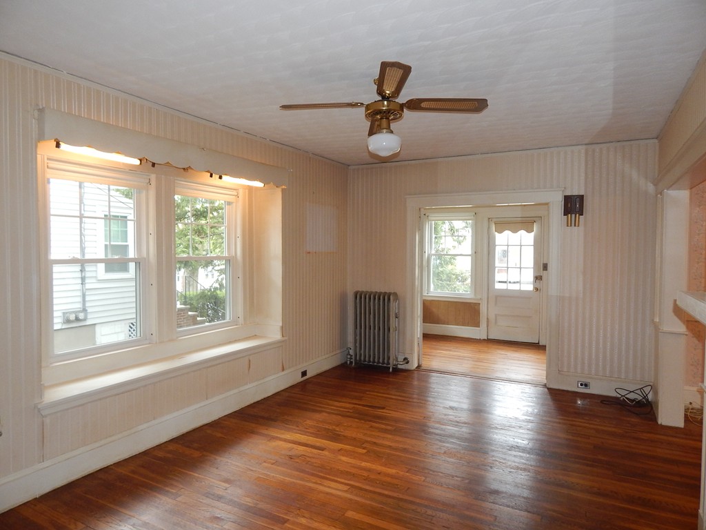 7 Windsor Road Quincy, MA 02171 - Photo 4 of 17 Gallery Image 4