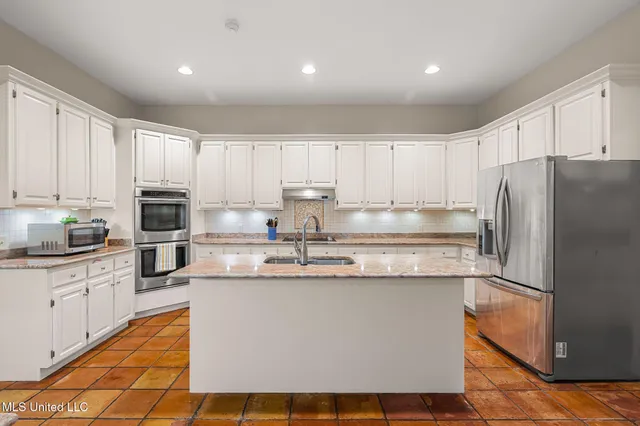 $739,900 | 9 Heron Cove North, Hattiesburg, MS 39402