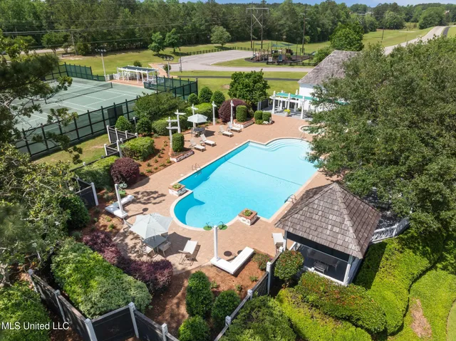 $739,900 | 9 Heron Cove North, Hattiesburg, MS 39402