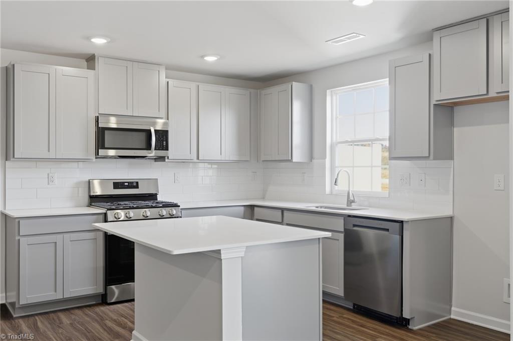 223 Plumtree Court King, NC 27021 - Photo 10 of 30