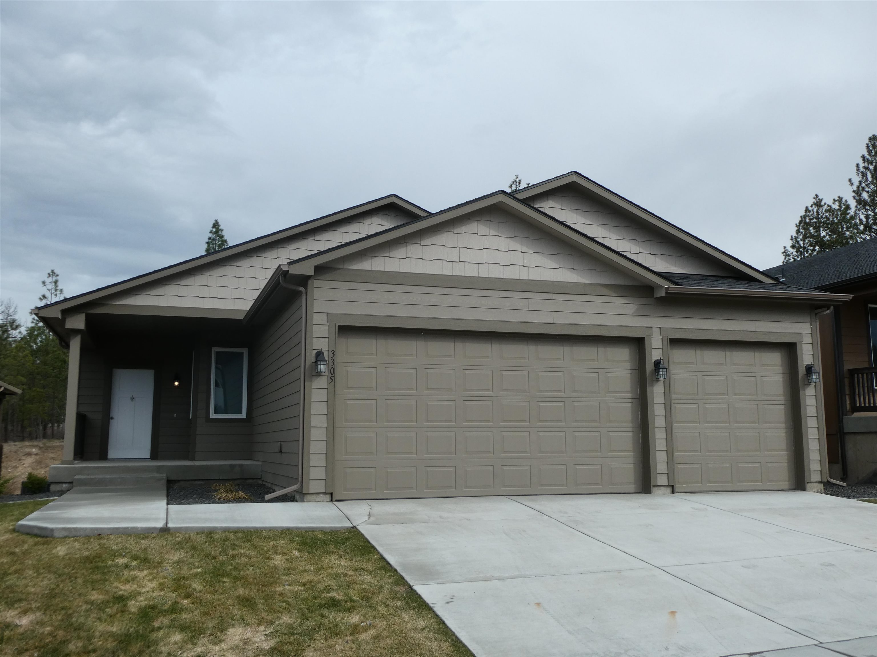 3213 South Custer Street Spokane, WA 99223 - Photo 3 of 19