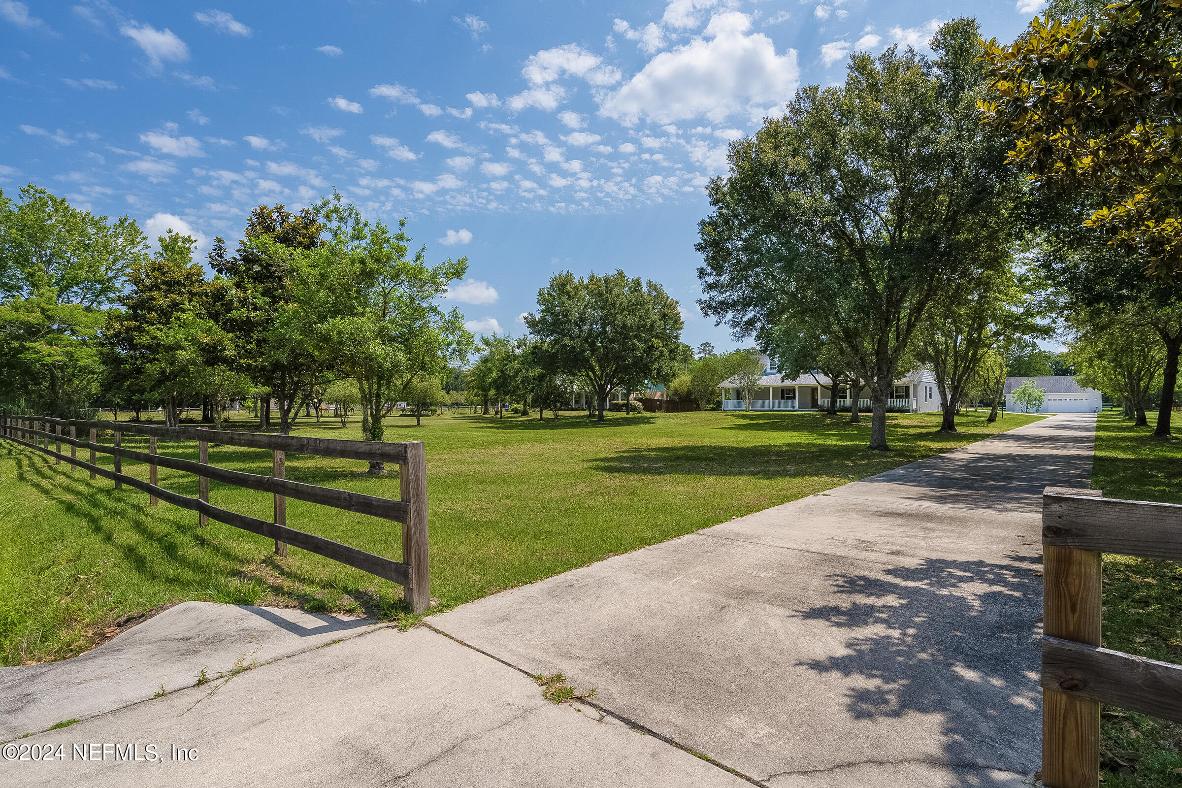 8190 Morrison Road Hastings, FL 32145 - Photo 5 of 58 Driveway