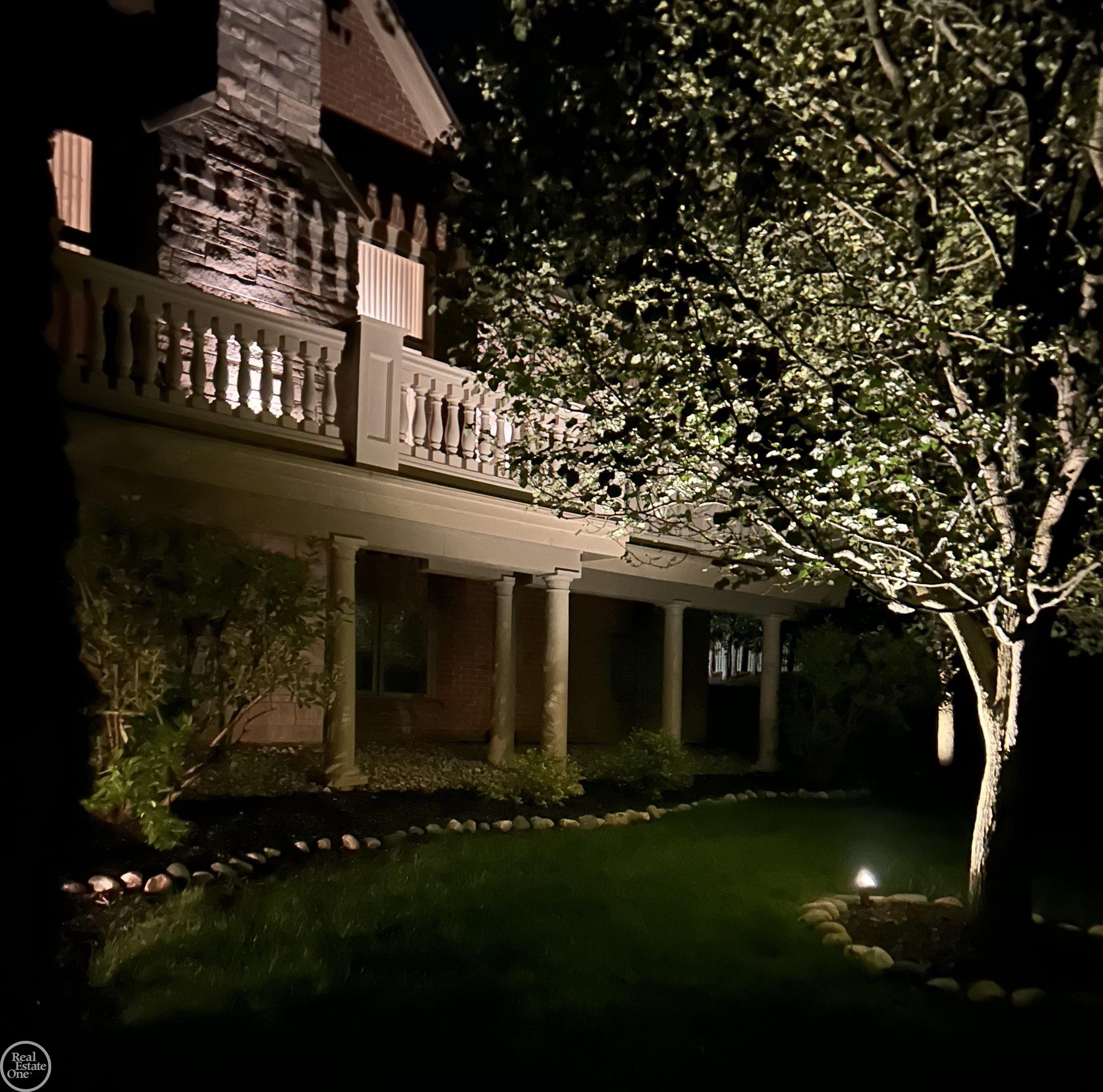 2599 Summerlin Court, Unit #29 Rochester, MI 48306 - Photo 4 of 51 Gallery Image 4