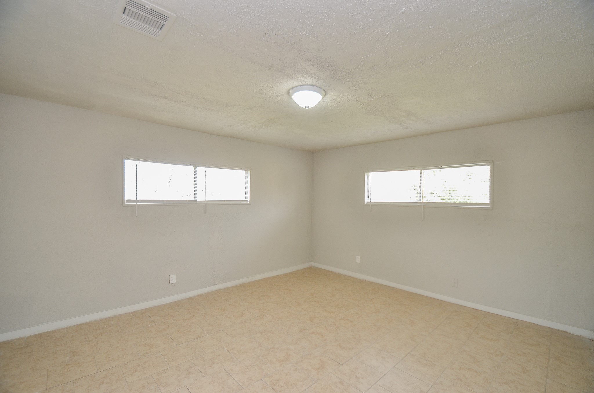 217 Owens Street Houston, TX 77029 - Photo 16 of 20