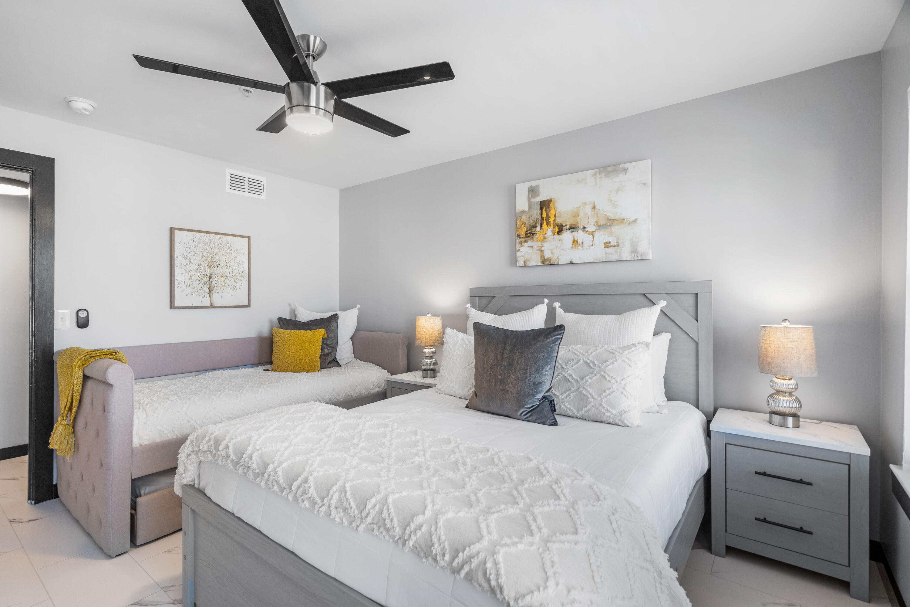 4100 Dancing Cloud Court, Unit 287 Destin, FL 32541 - Photo 8 of 26 a bedroom with bed and window
