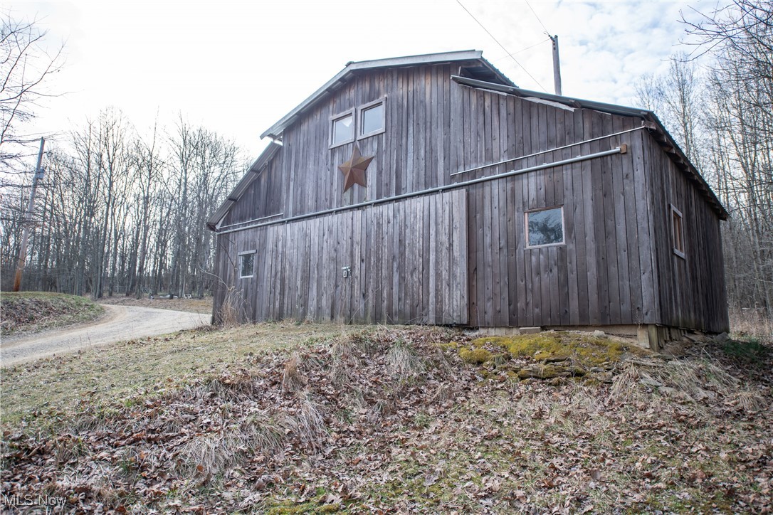 2284 Panama Road Southeast Carrollton, OH 44615 - Photo 32 of 50 barn