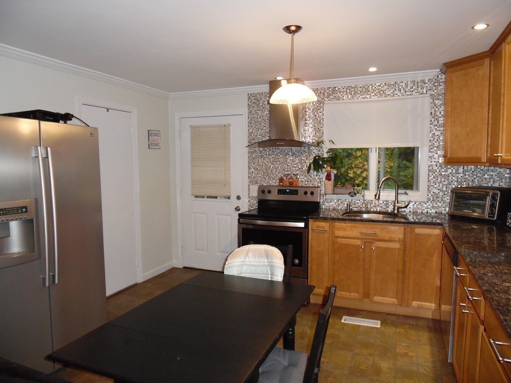 1430 Russell Road, Unit 21 Westfield, MA 01085 - Photo 10 of 24 Gallery Image 10