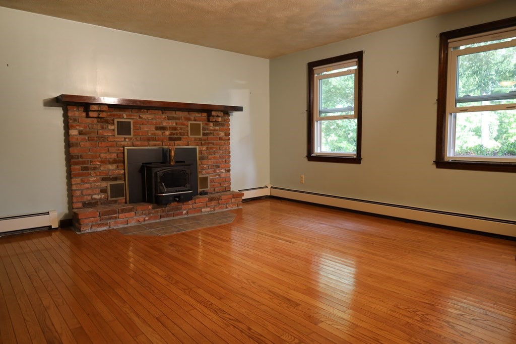 738 Sharps Road Swansea, MA 02777 - Photo 5 of 37 Gallery Image 5
