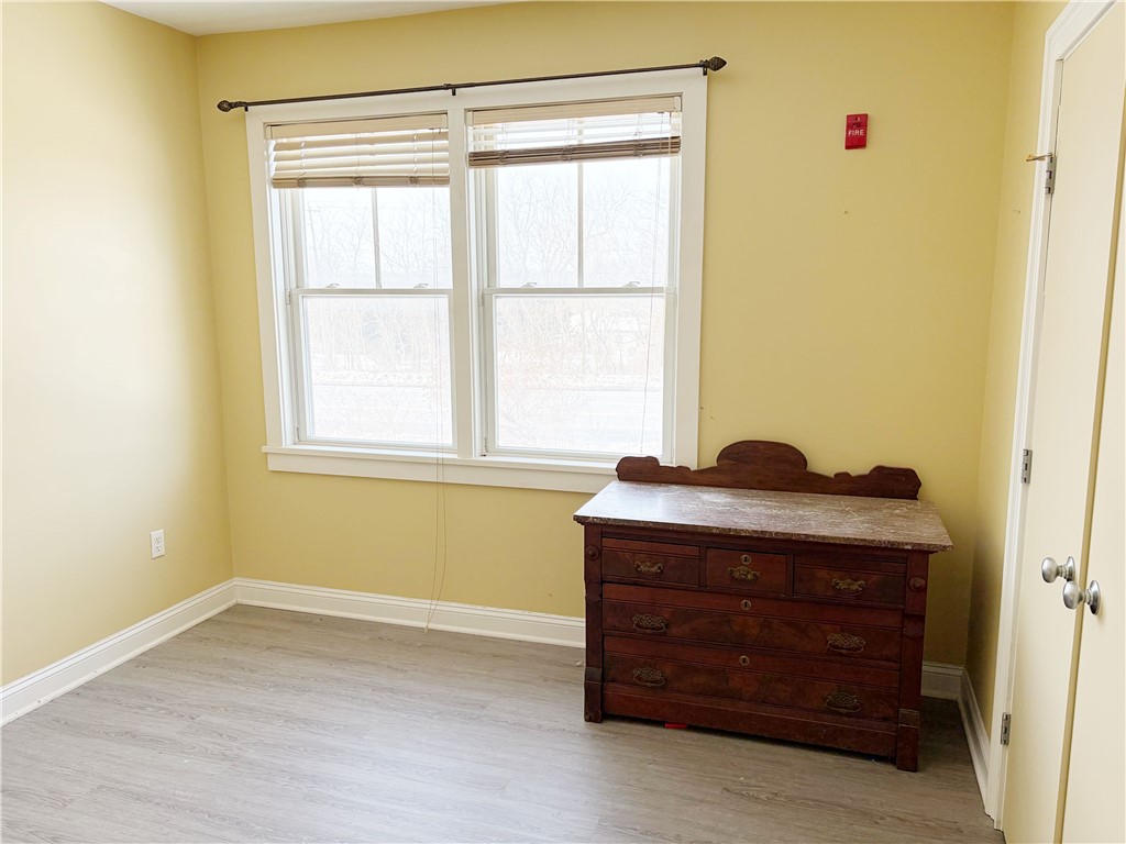 200 Clarke Road, Unit 208 Narragansett, RI 02882 - Photo 4 of 8 Good size bedroom with spacious closet.