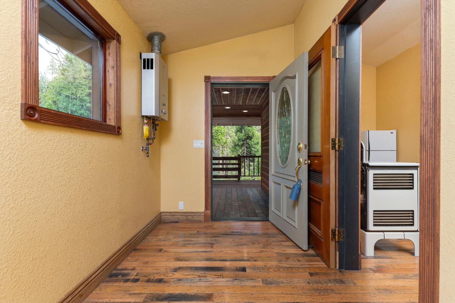 2895 Ponderosa Road Arnold, CA 95223 - Photo 3 of 52