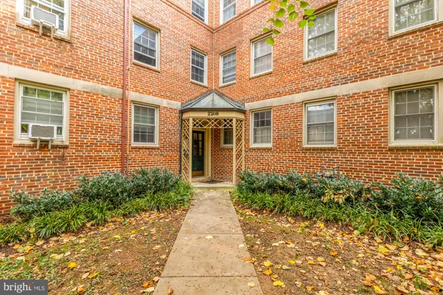 $1,900 | 2208 Colston Drive, Unit C302, Silver Spring, MD 20910