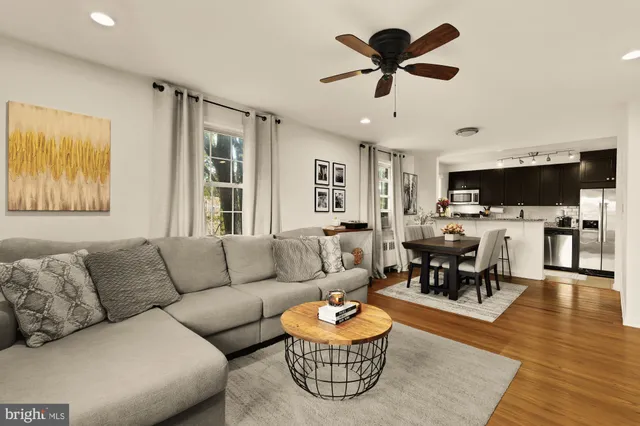 $1,900 | 2208 Colston Drive, Unit C302, Silver Spring, MD 20910