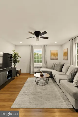 $1,900 | 2208 Colston Drive, Unit C302, Silver Spring, MD 20910