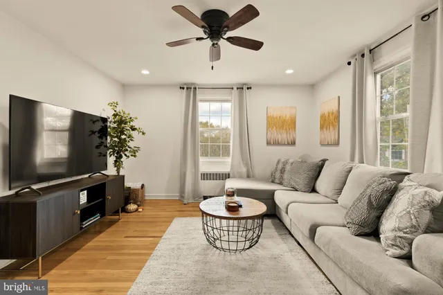 $1,900 | 2208 Colston Drive, Unit C302, Silver Spring, MD 20910