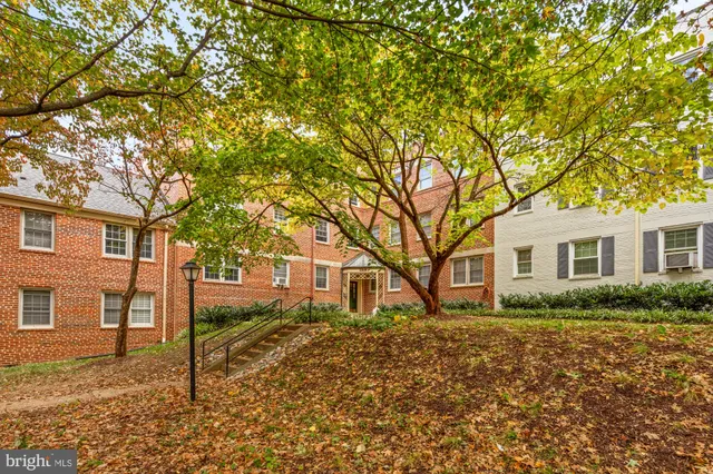 $1,900 | 2208 Colston Drive, Unit C302, Silver Spring, MD 20910