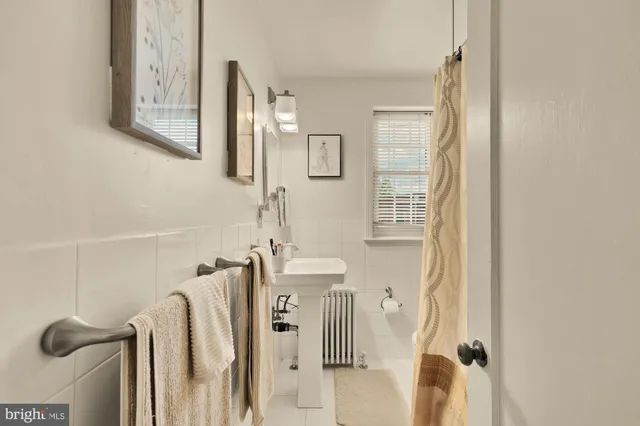 $1,900 | 2208 Colston Drive, Unit C302, Silver Spring, MD 20910