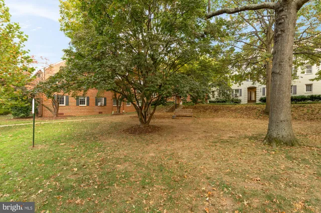 $1,900 | 2208 Colston Drive, Unit C302, Silver Spring, MD 20910